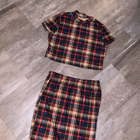 🌹2 PC SKIRT SET 🌹 - Picture 3 of 8